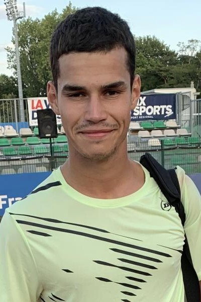 Jürgen Briand as Damien Thosso in Final Set