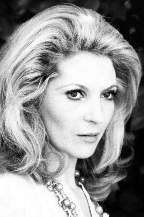 Jeanne Colletin as Mme de Saint-Pierre in Ce diable d'homme