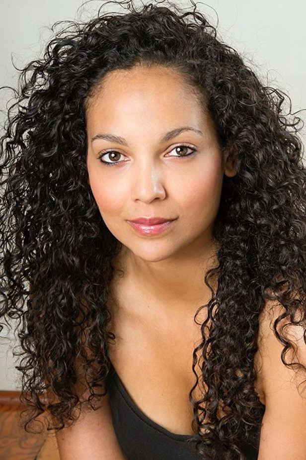 Melissa Bonne as Rebecca Bailey in Back of the Net