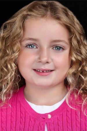 Ava Monroe Tadross as Honor in Honor
