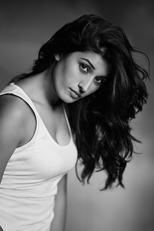 Divinaa Thackur as Kuttimani in Veeram