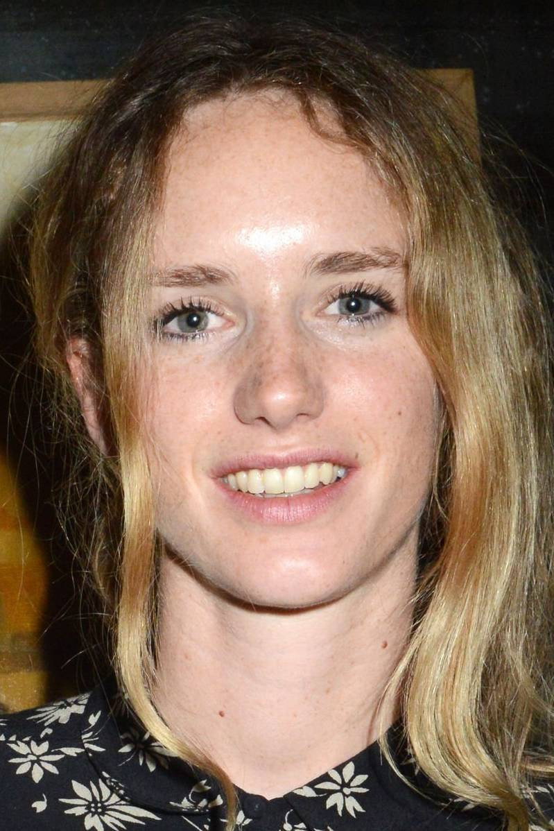 Zoé Le Ber as Yasmine in Alien Crystal Palace