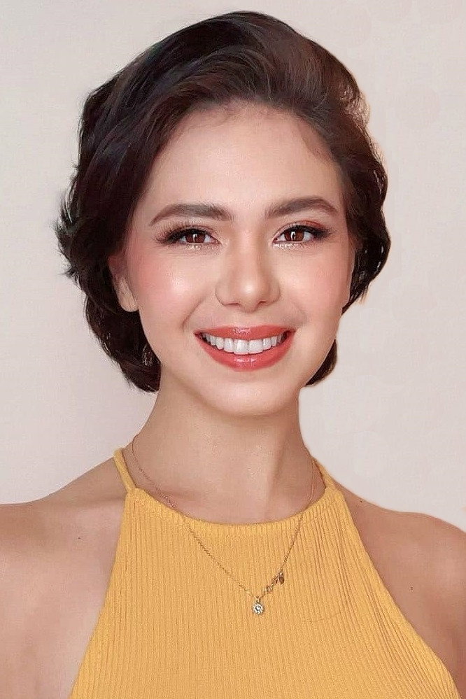 Rose Van Ginkel as Ana in Sanggano, Sanggago’t Sanggwapo 2