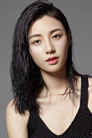 Chen Yating as Man Ning in White Campus Belle and Long Legs