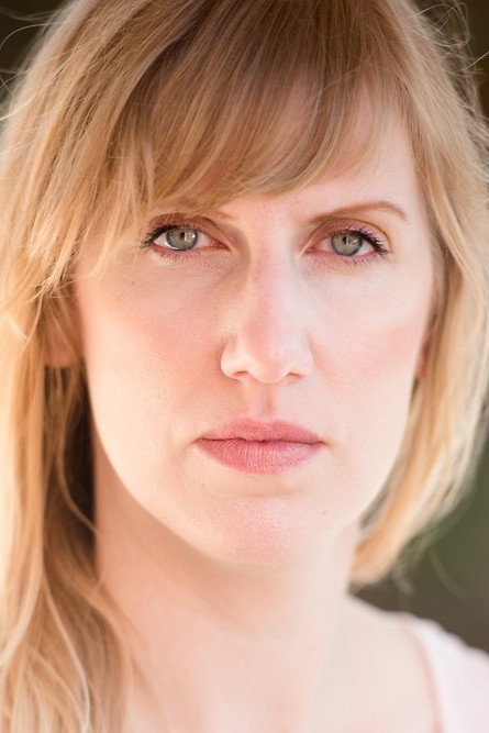 Anna Lee Lawson as Mia in The 4th