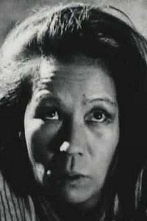 中川芳江 as Mother Okura in Benten kozo