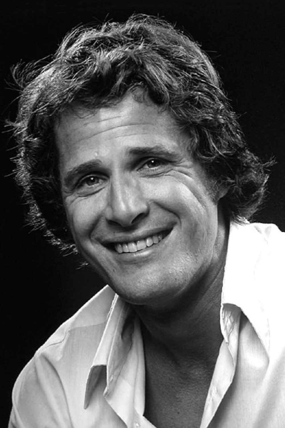 Ben Murphy as Les Reever in Runaway!