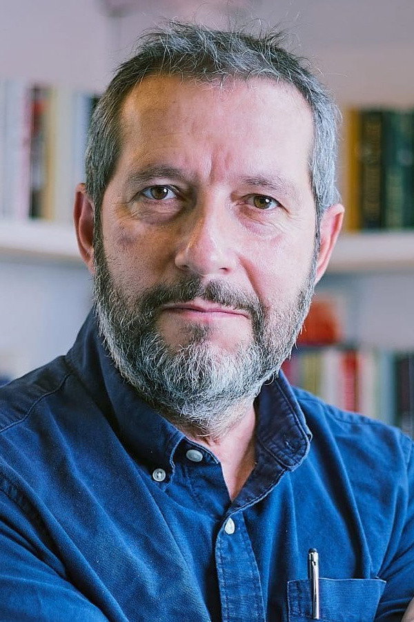 Carles Porta as Host in Crims