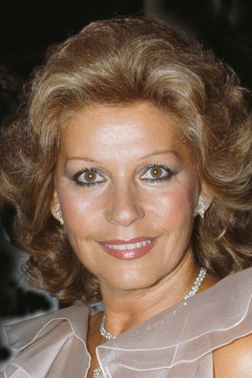 Luisa Mattioli as Jeannie in Eighteen in the Sun