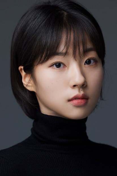 서수빈 as Lee Jooin in The World of Love