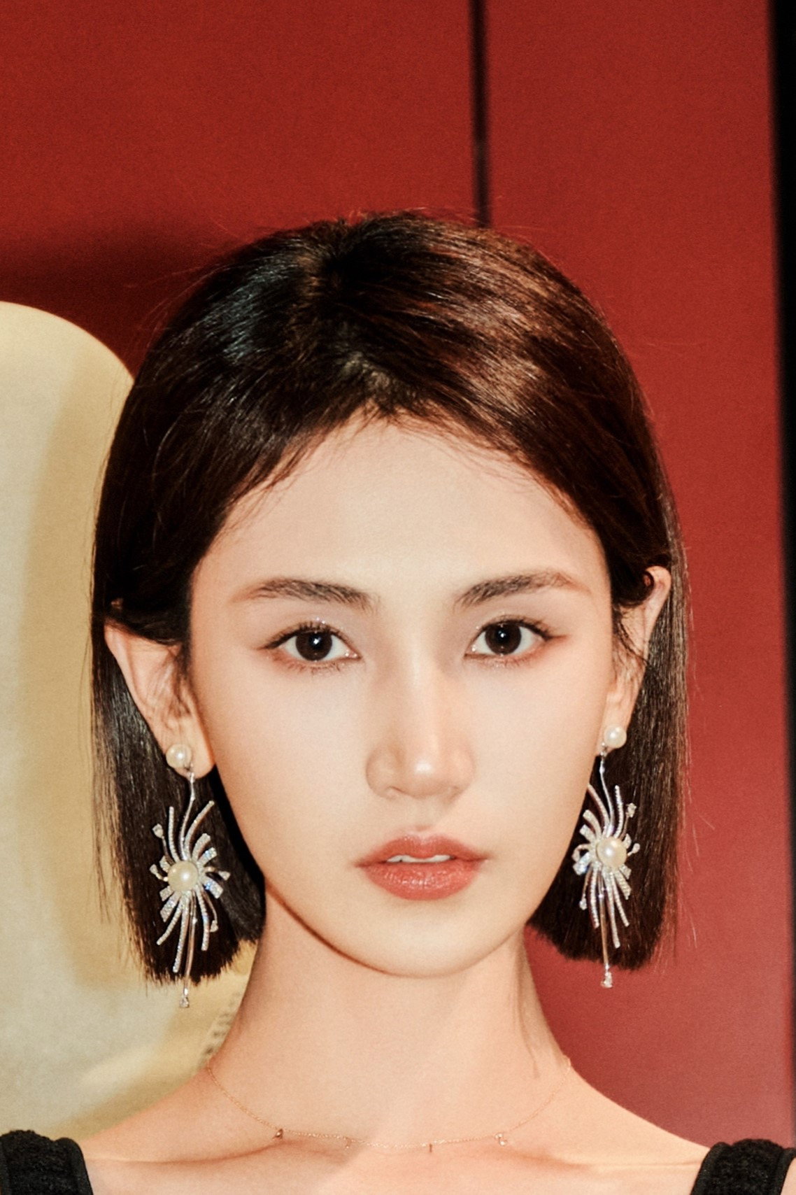 Sita Huang as Ling Yishu in The Quirky and the Charming