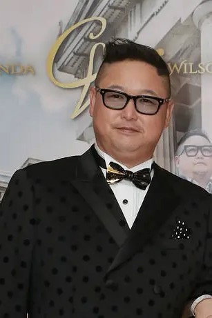 錢國偉 as Psycho in Black Comedy