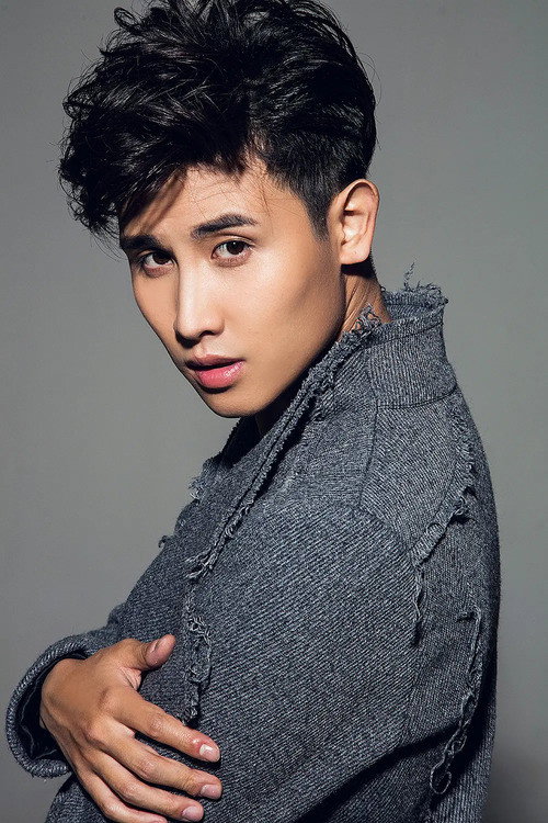 Sun Zhenpeng as Qia Lachuan in Crazy Hunter