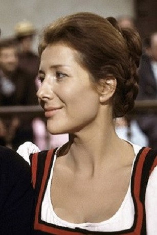 Veronika Fitz as Frau Glasl in Zeit zum Aufstehen