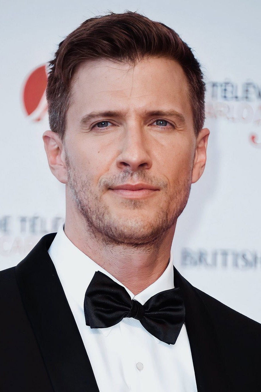 Patrick Heusinger as David in Beautiful People