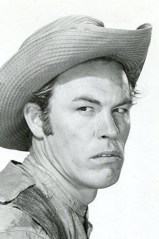 Jack Lambert as Tex, Bruhn's gang in Day of the Outlaw