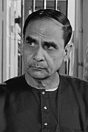 Haridhan Mukhopadhyay as Old Man in Ghatkali