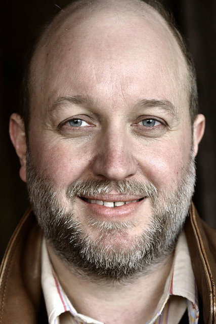 Stefan Lampadius as Trainer Hanno in Quicksand