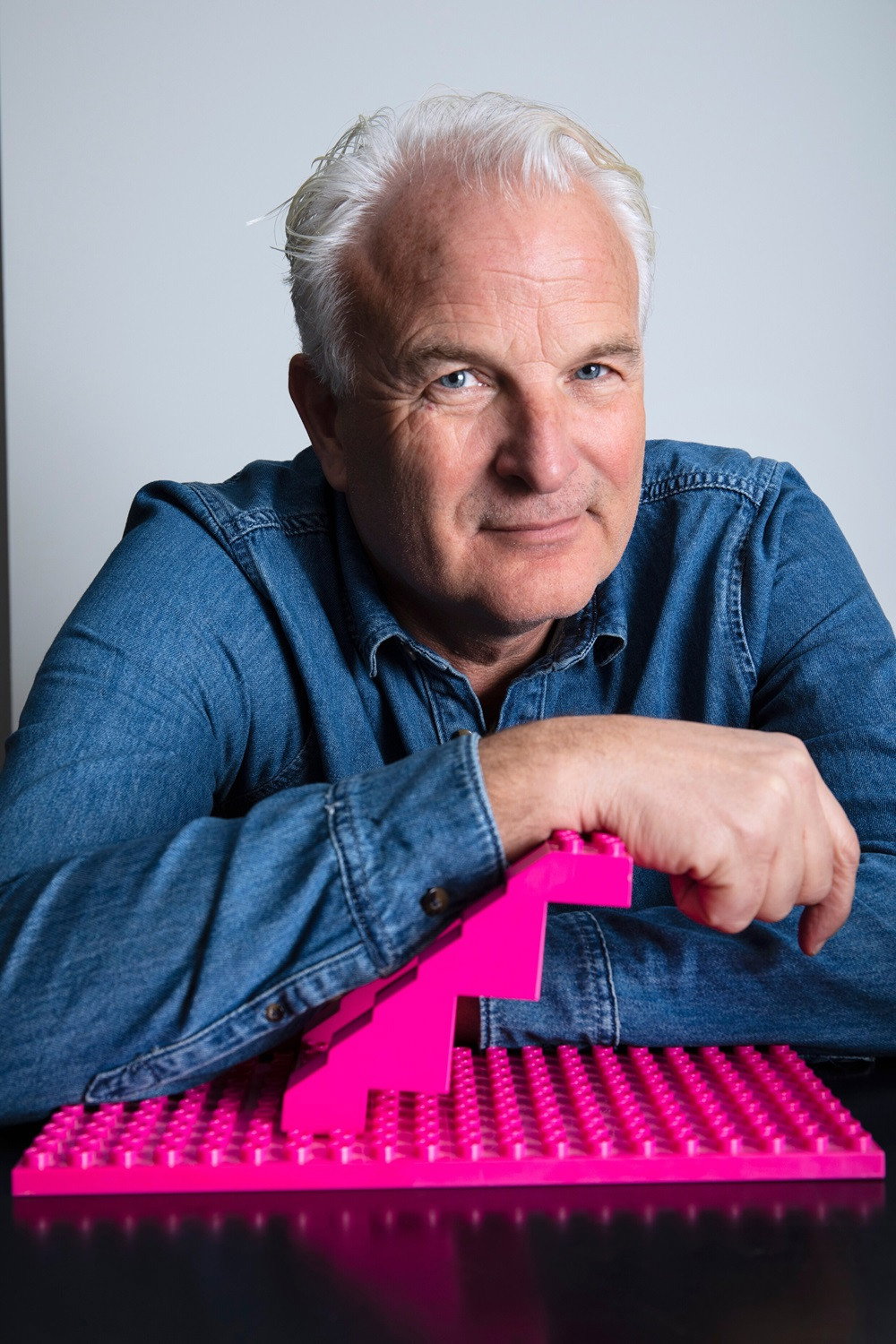 Bob Sikkes as Self - Architectural Engineer in Kopen Zonder Kijken