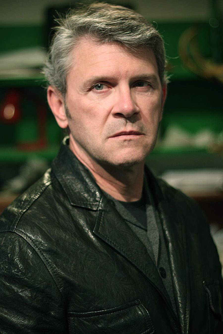 Luis Iglesia as Emilio Fortes in A Estiba