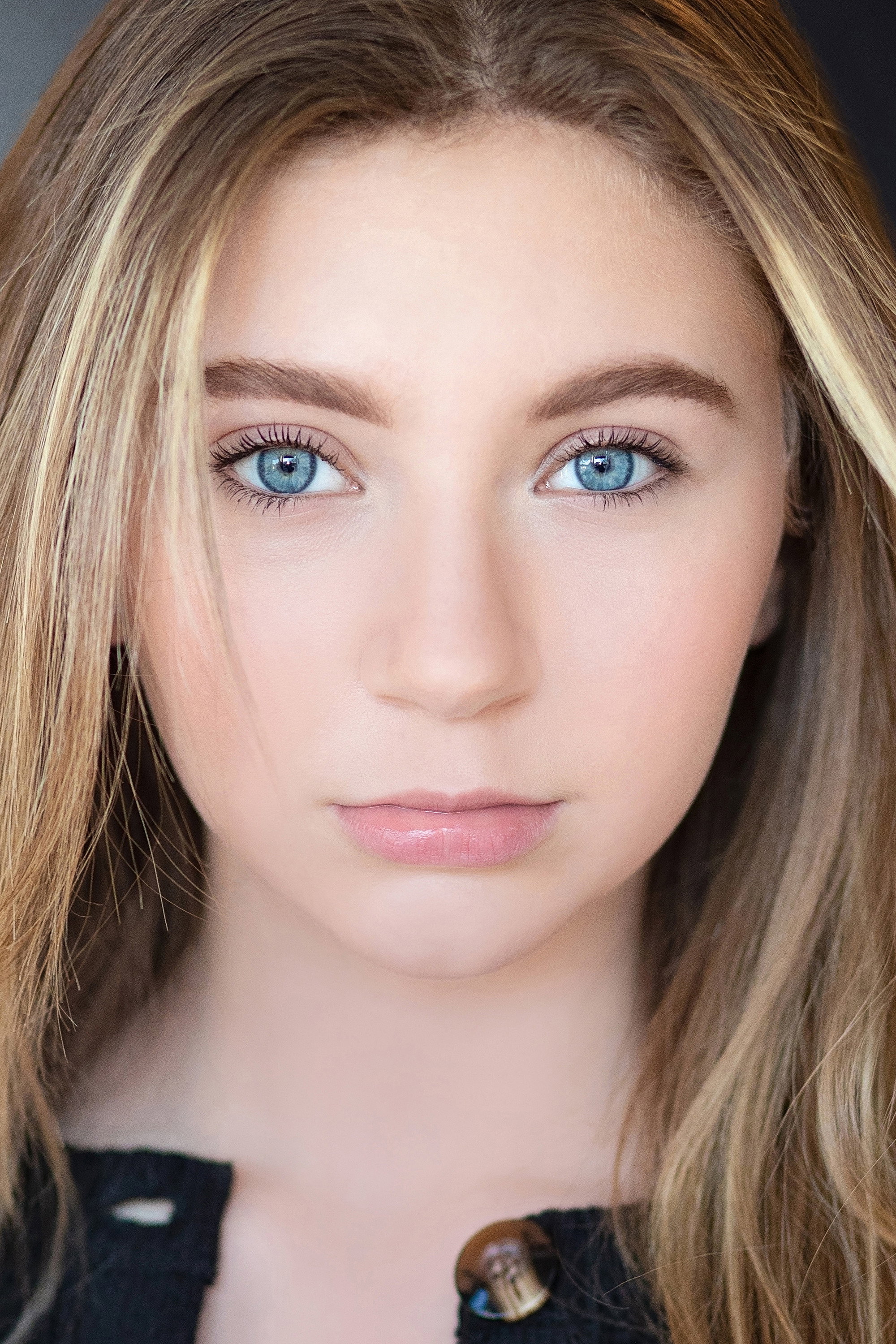 Rylie Coe as Mia in Christmas Together
