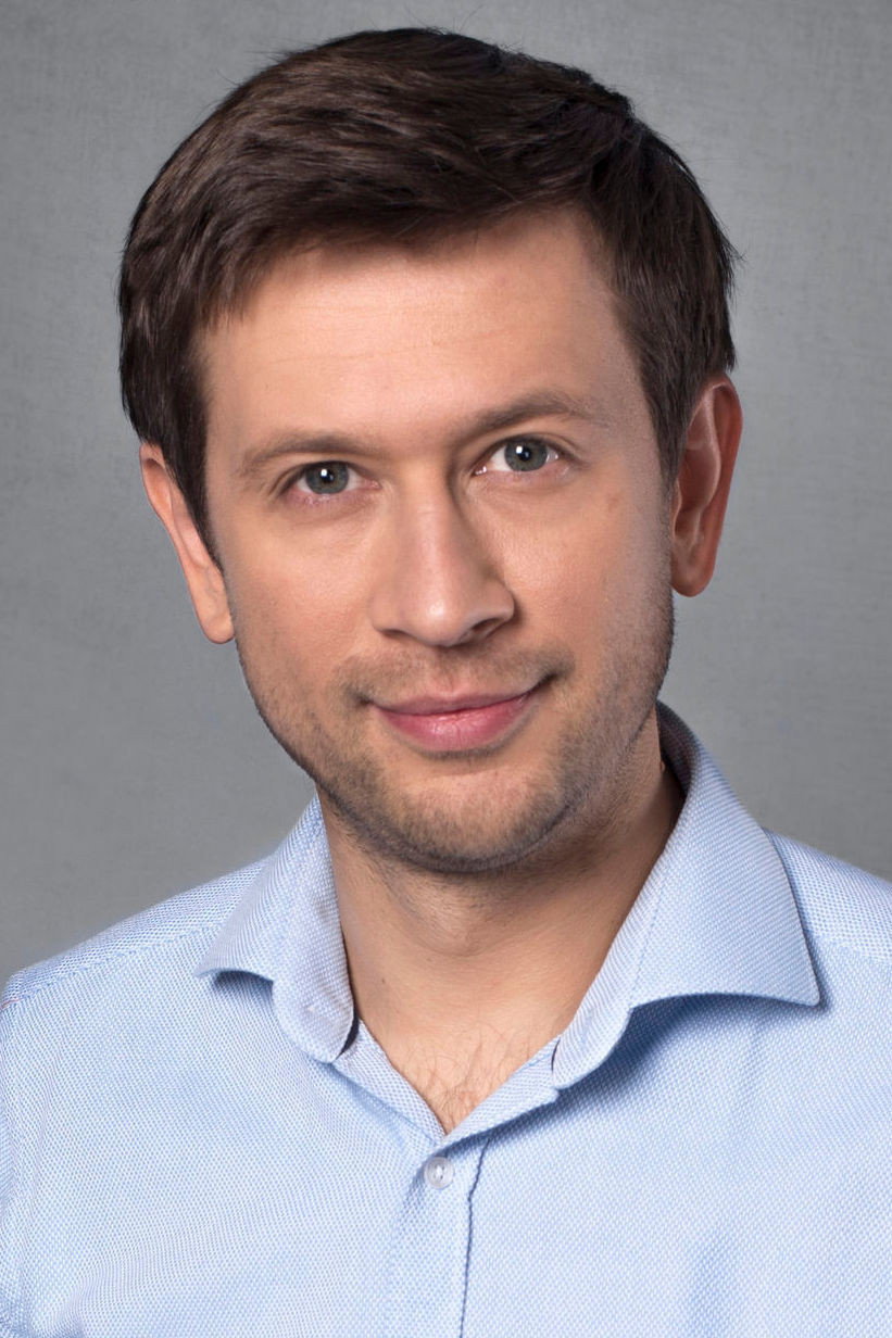 Дмитро Ступка as Vanya in Unforgotten Shadows
