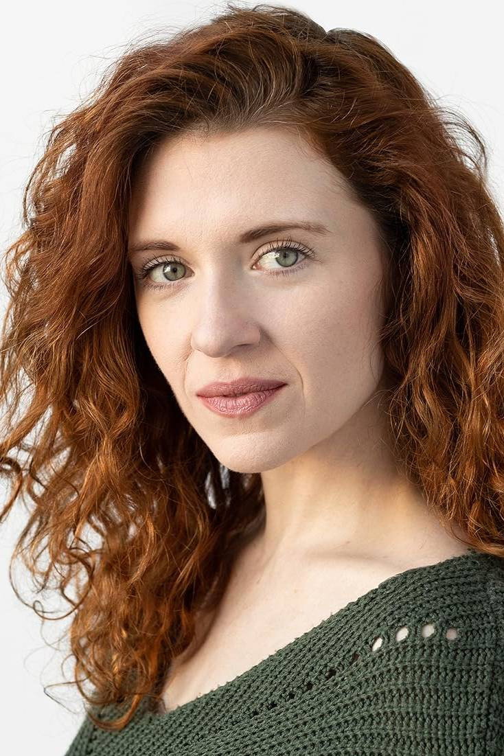 Nicole Unger as Lisa Clarkson in The Wife Who Knew Too Much