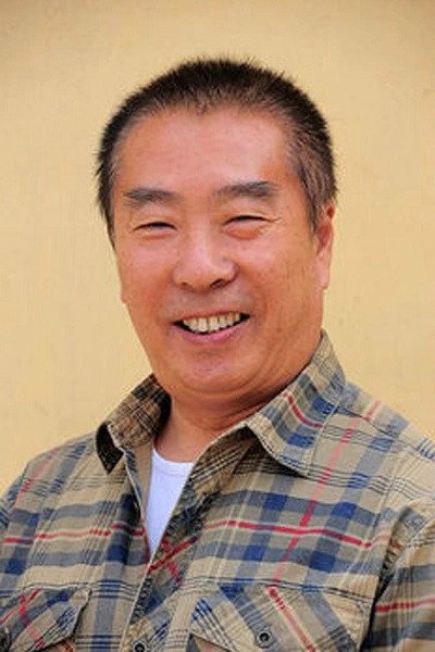 Yingqi Li as TCM Doctor in 睁开你的眼睛