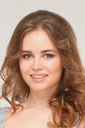 Полина Гренц as Danusya in The Escort