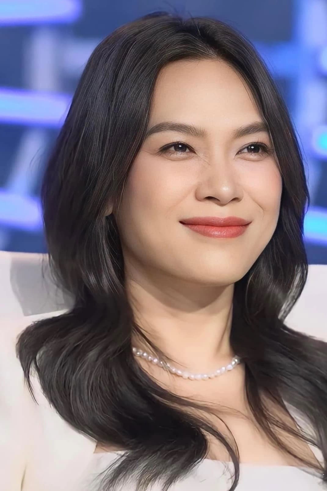 Mỹ Tâm as Self - Judge in Vietnam Idol
