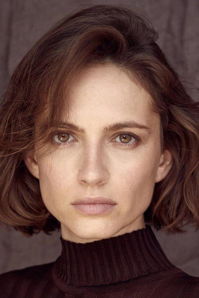 Anna Cieślak as Ewa in My Agent