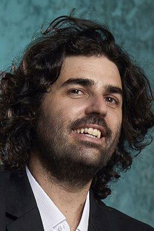 Patricio Crom as Chop Chop / Silvia / Hugo / El Rosa / Verdemar / Pastilla / El jefe / Vainilla / Doyle / Azoza / Horacio (voz) in El ascenso y caída del Chop Chop Show