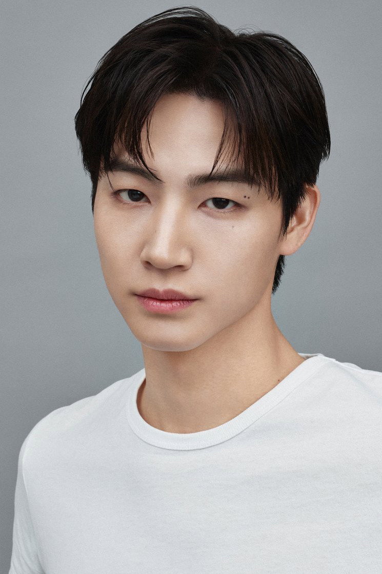 Im Jae-beom as JB in Dream High
