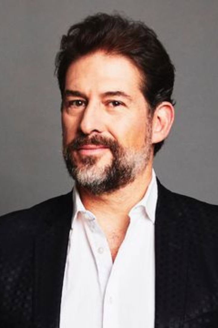 Alejandro Cuétara as Raúl in Noches Solitarias