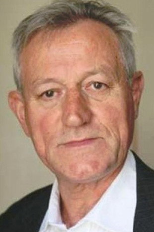 Jacques Mathou as Mr. Bouley, Bruno's father in Mon meilleur ami