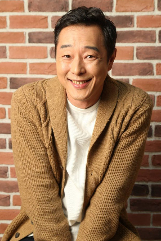 塚本拓弥 as Krauss Ushiromiya in When the Seagulls Cry ～Stage of the golden Witch～ Episode 3