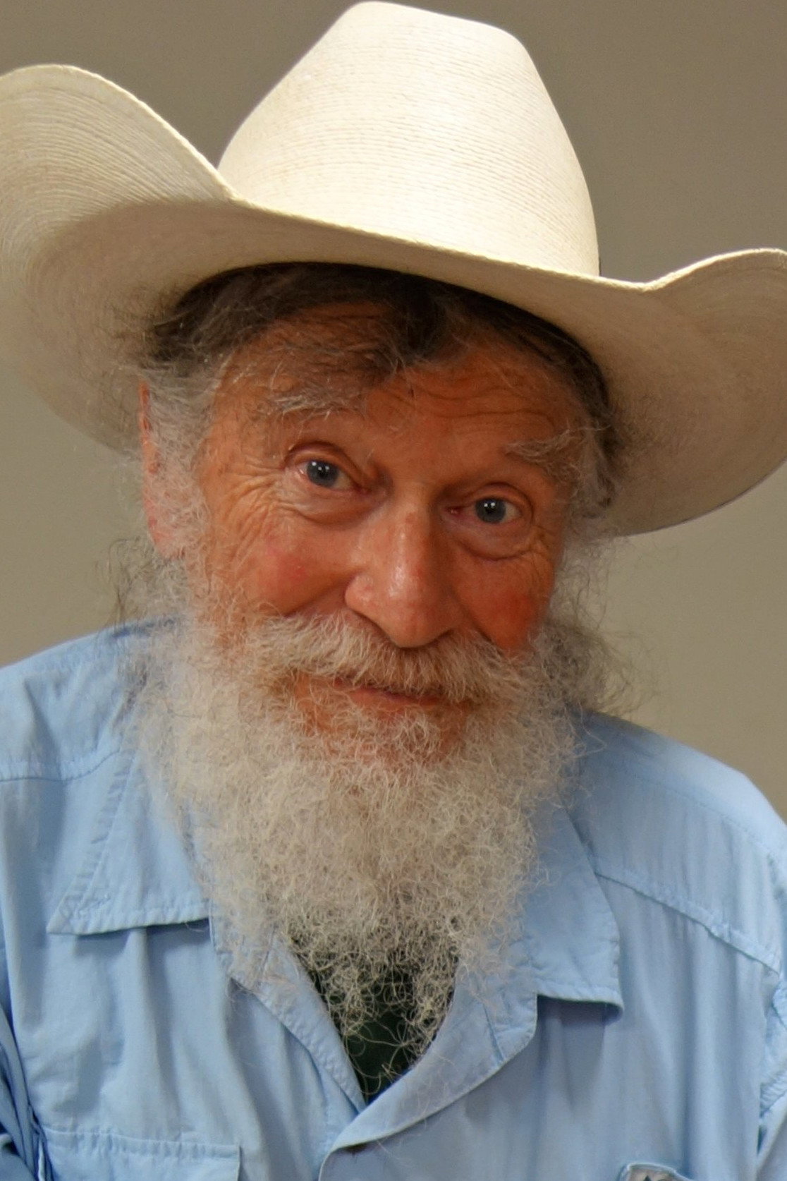 Robert Bakker as Self - Commentor in The Dinosaurs!