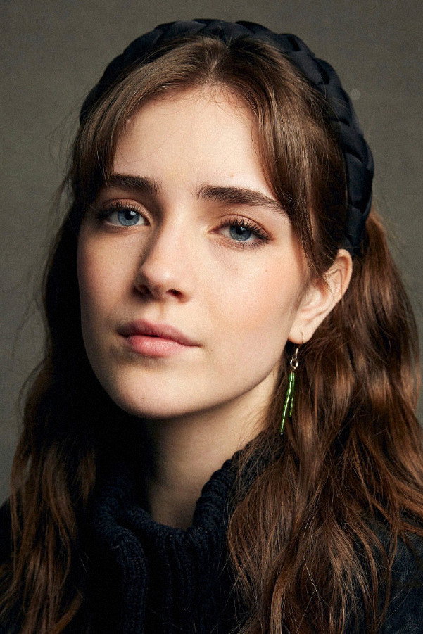 Talia Ryder as Clare in Hello, Goodbye, and Everything in Between