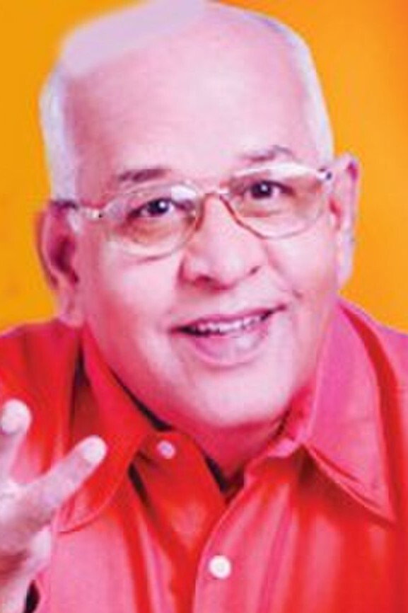 LIC Narasimhan as Pradeep in Chakravarthy