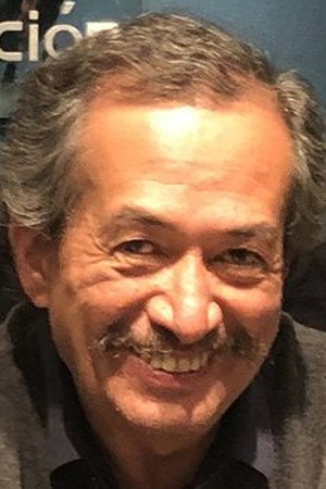 Erando González as Chief Espinoza in El Gringo