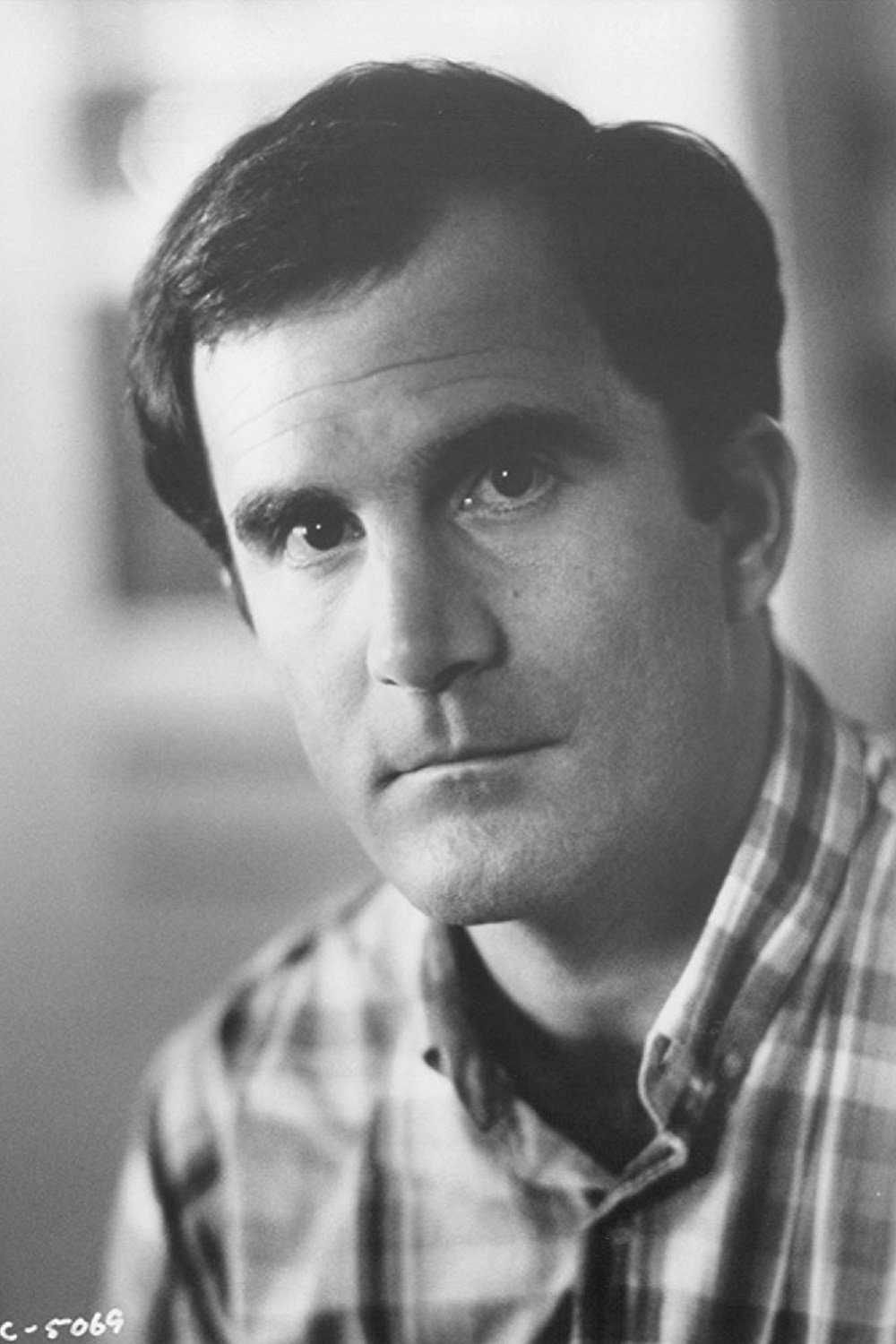 Steve Ryan as Det. Nate Grossman in Crime Story: Pilot