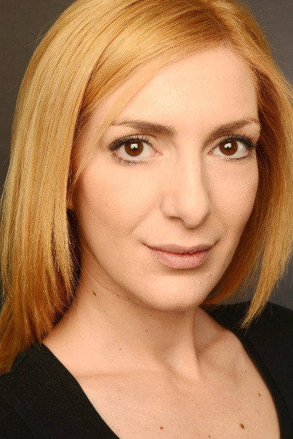 Christina Marouchou as Έλντα in Μοιραία Φεγγάρια