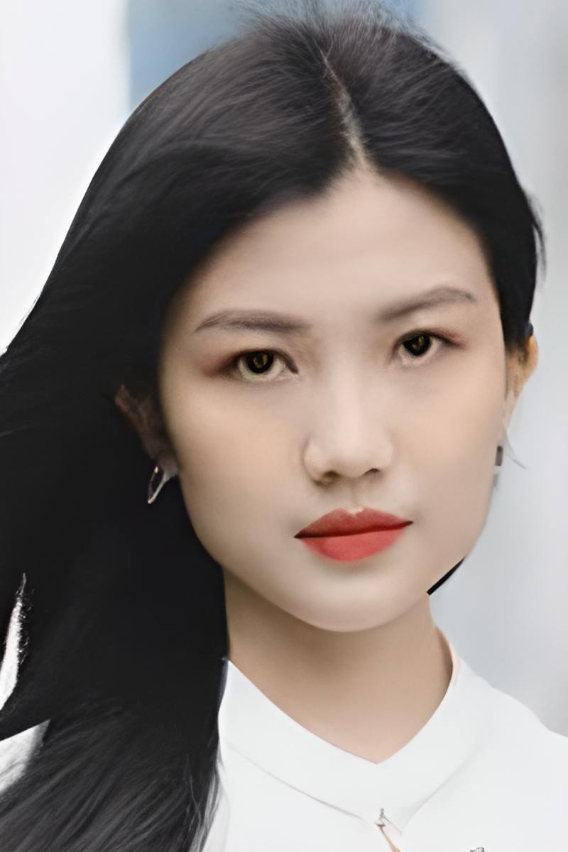 Lương Thanh as Thục Anh in 11 Months and 5 Days