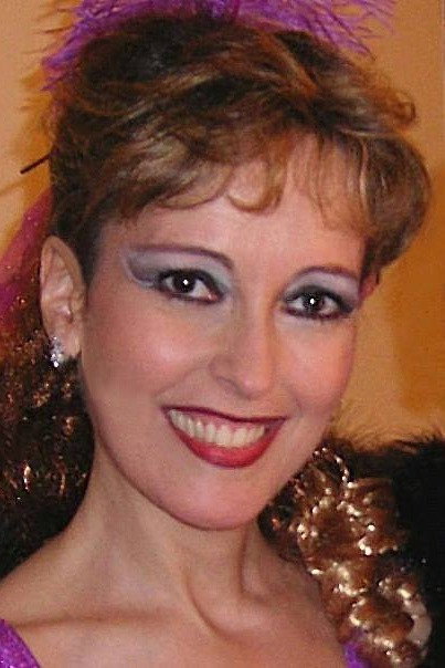 Isabel Damatta as Vera Valpaços in Camilo Em Sarilhos