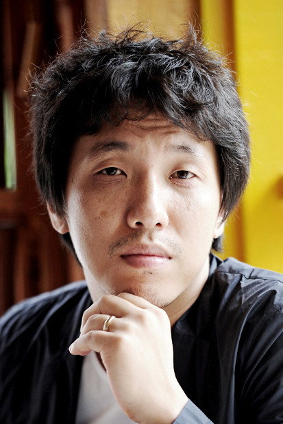 윤종빈 as Jong-bin in A Quiet Dream
