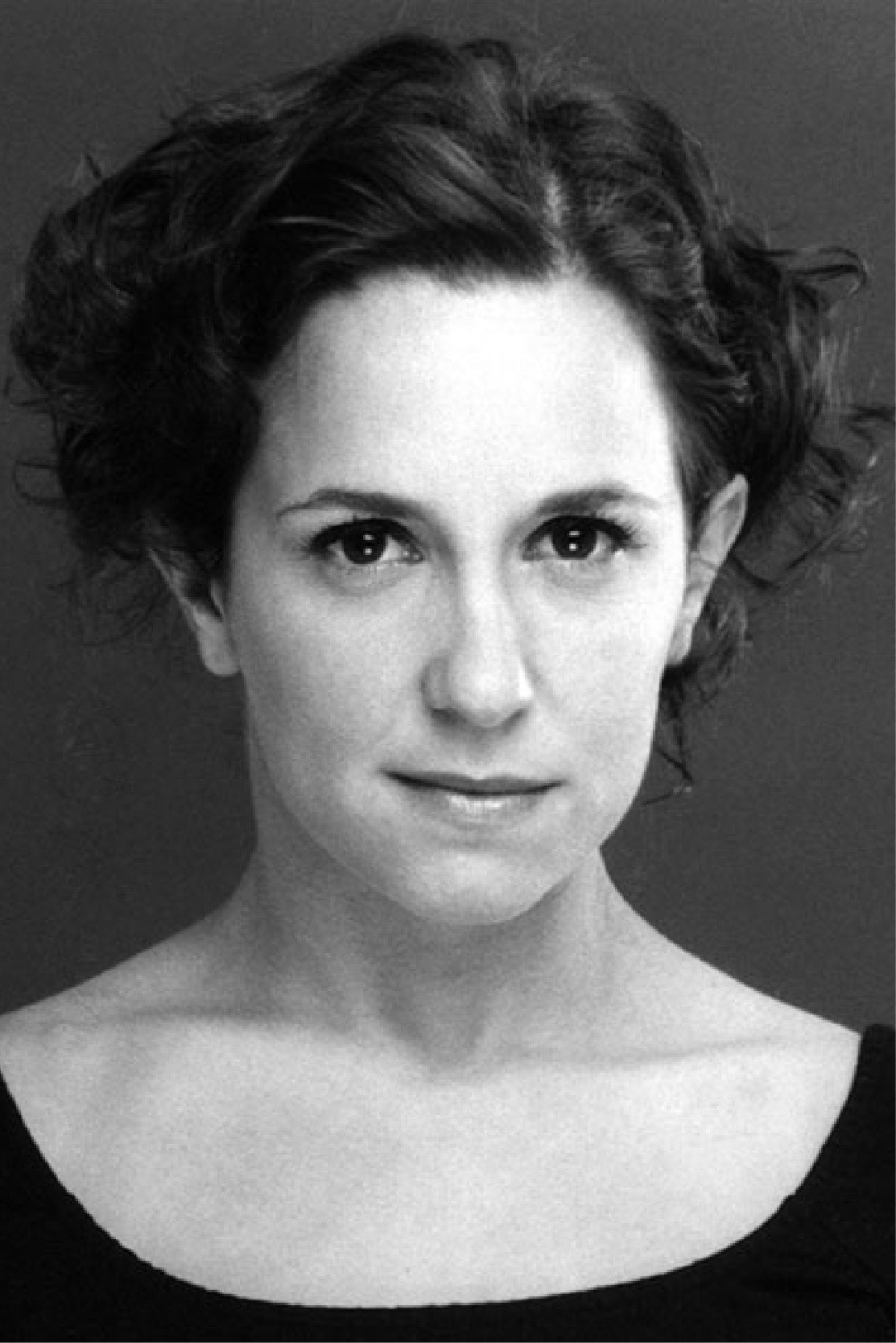 Luciana Lifschitz as Paula in Salón Royale