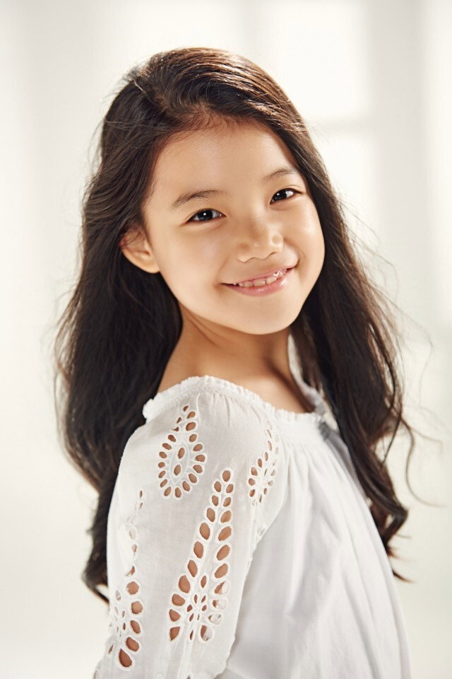 Kim Ah-song as Young Yu Gwan-sun in A Resistance