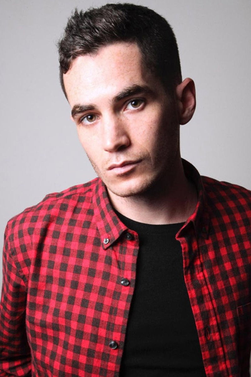 Ricky Velez as Ellis (voice) in The Listener