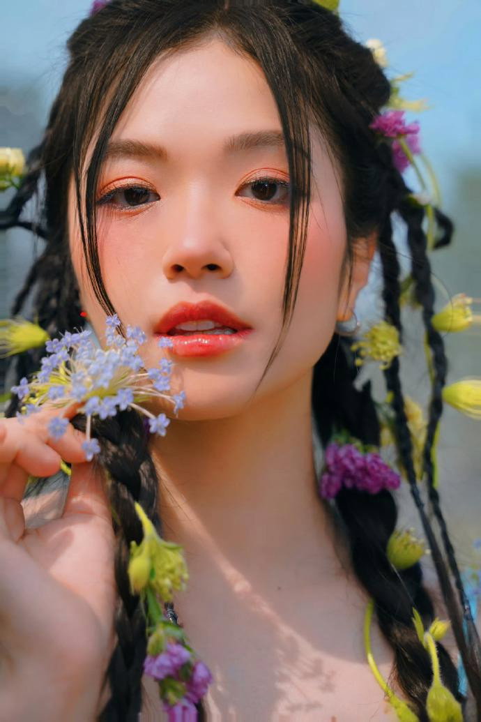 SUNI as Self - Contestant in Ngôi Sao Việt
