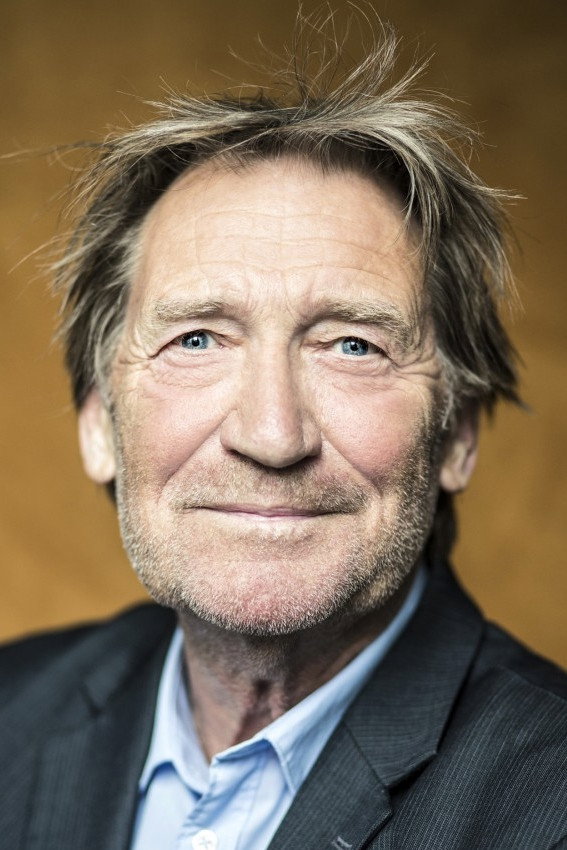 Matthias Habich as Kapitän Sharingham, Richter Sharingham in Jack Holborn